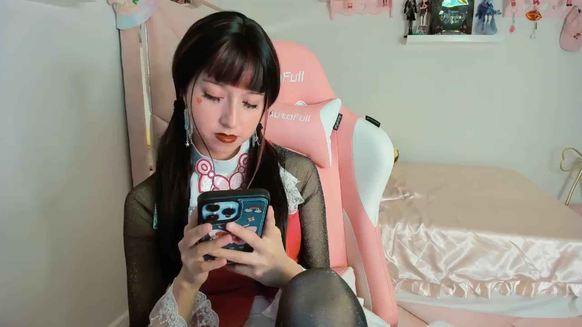 Gallery image thumbnail from Cherrycute666's myfreecams stream on, 11/01/2024, 05:04 image 13 of 20