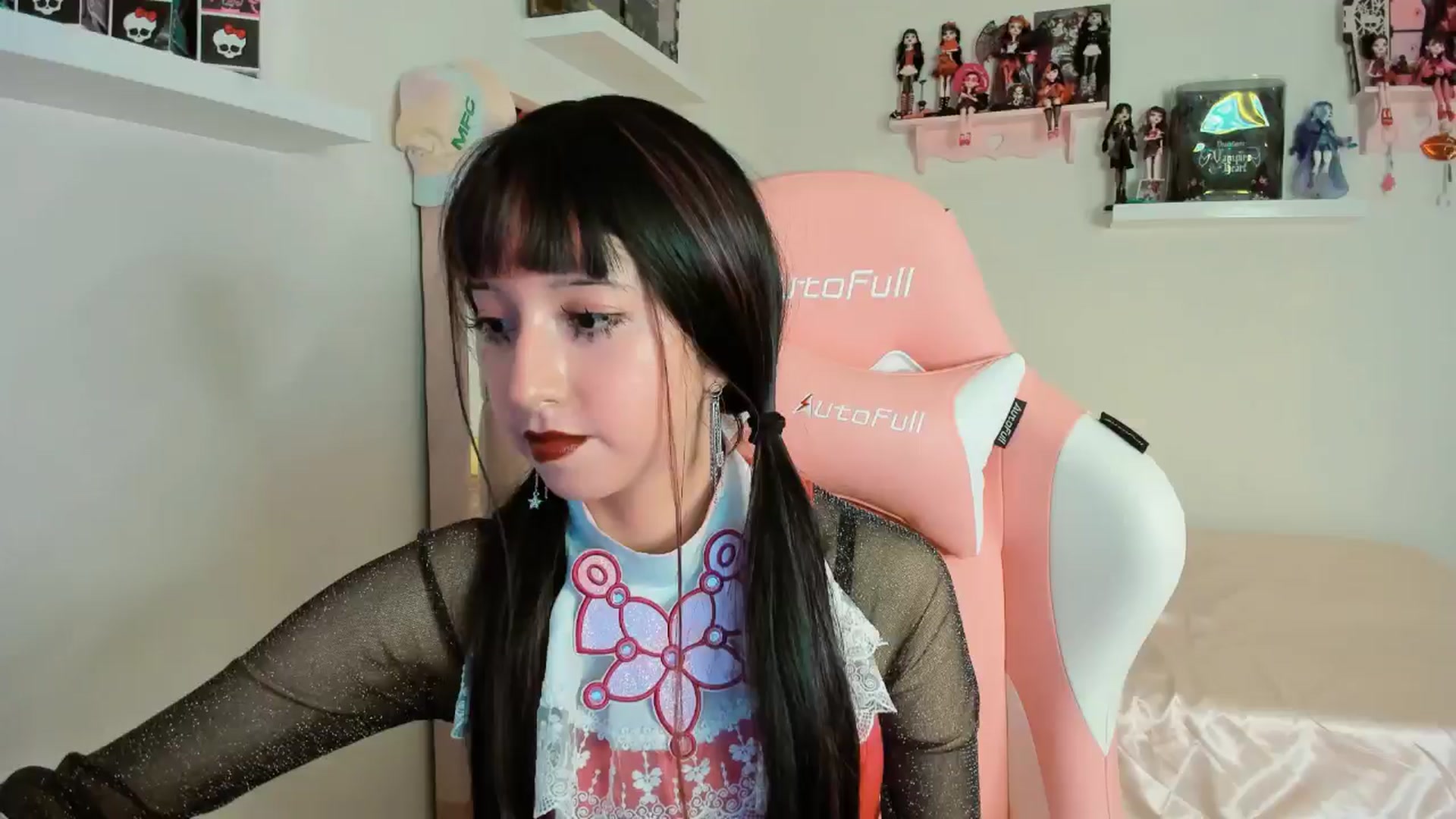 Gallery image thumbnail from Cherrycute666's myfreecams stream on, 11/01/2024, 05:04 image 18 of 20