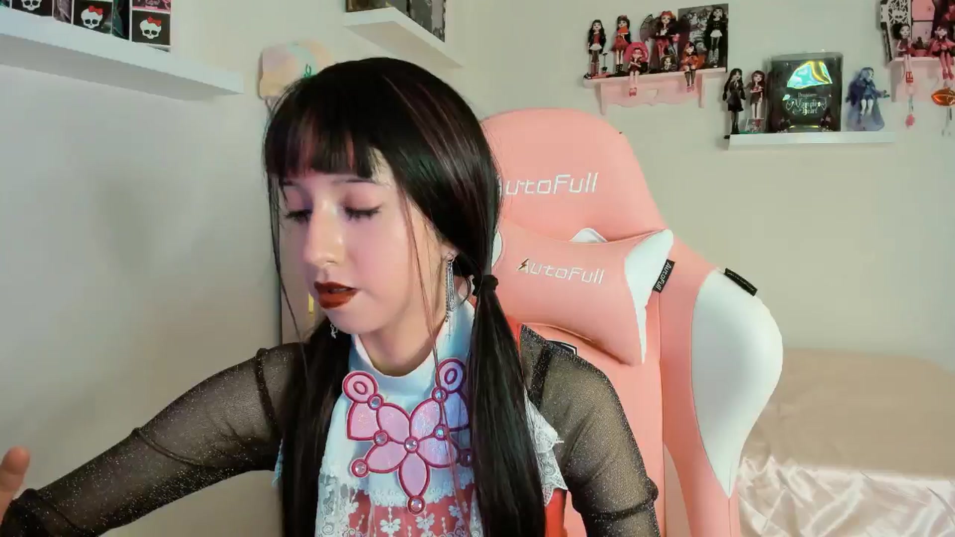Gallery image thumbnail from Cherrycute666's myfreecams stream on, 11/01/2024, 05:04 image 17 of 20
