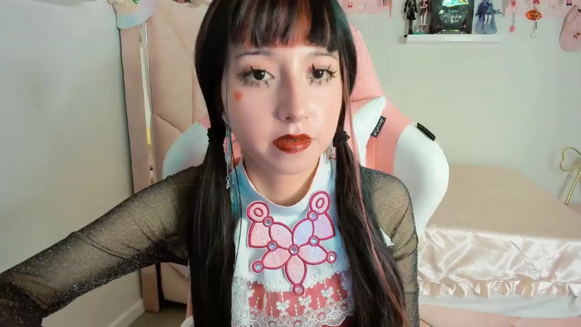 Gallery image thumbnail from Cherrycute666's myfreecams stream on, 11/01/2024, 05:04 image 6 of 20