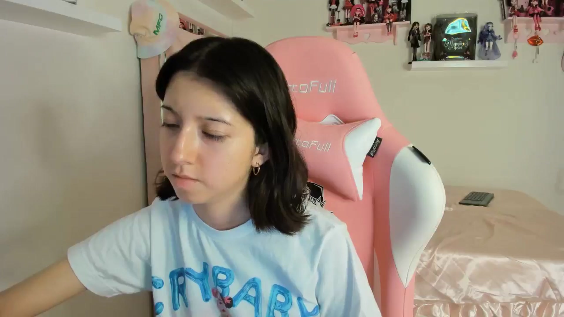 Gallery image thumbnail from Cherrycute666's myfreecams stream on, 11/01/2024, 10:25 image 16 of 20