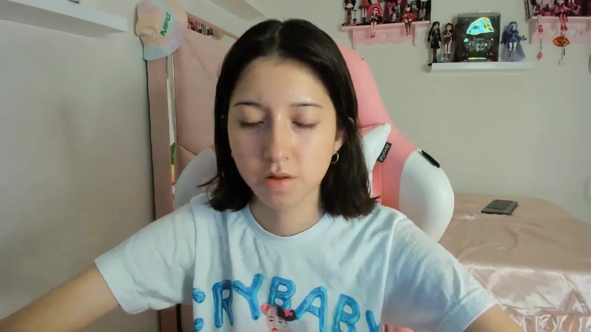 Gallery image thumbnail from Cherrycute666's myfreecams stream on, 11/01/2024, 10:25 image 13 of 20
