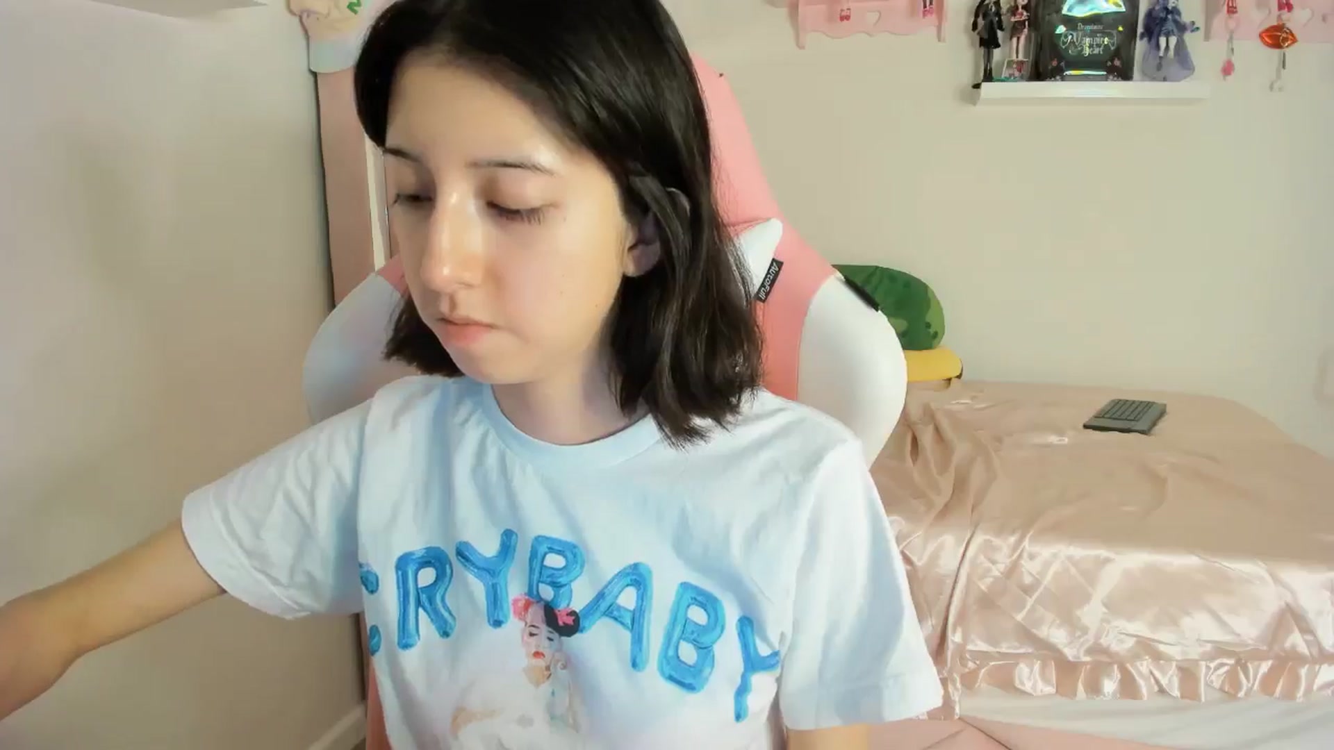 Gallery image thumbnail from Cherrycute666's myfreecams stream on, 11/01/2024, 10:25 image 3 of 20
