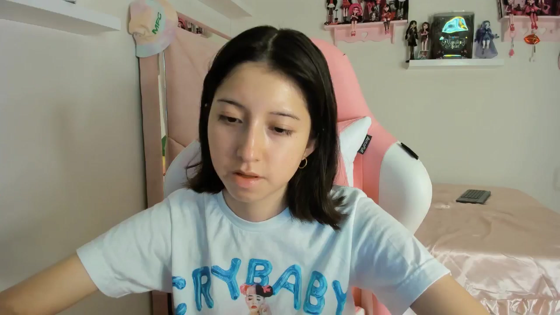 Gallery image thumbnail from Cherrycute666's myfreecams stream on, 11/01/2024, 10:25 image 11 of 20