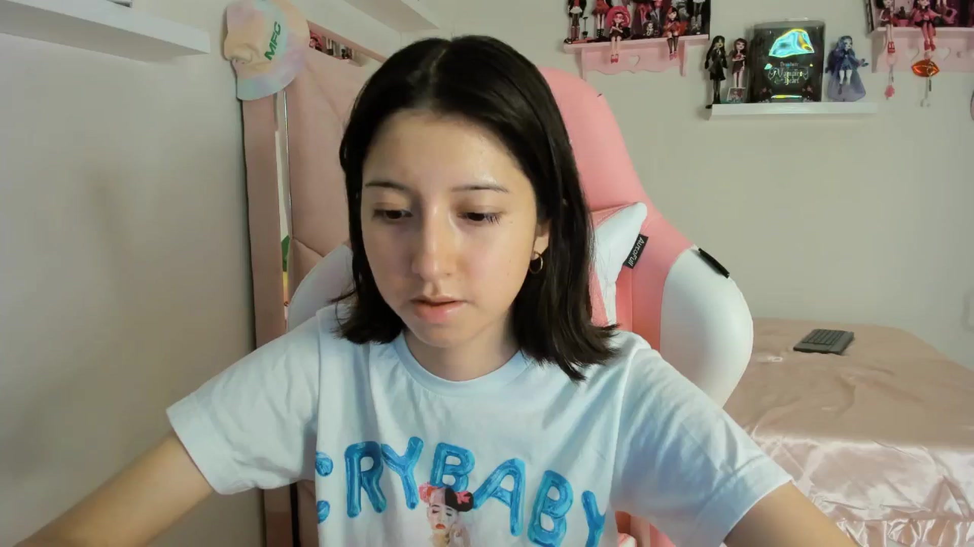 Gallery image thumbnail from Cherrycute666's myfreecams stream on, 11/01/2024, 10:25 image 12 of 20