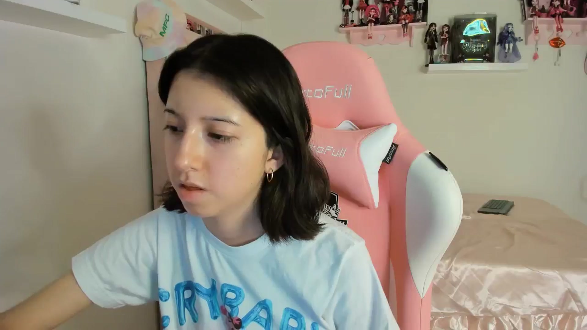 Gallery image thumbnail from Cherrycute666's myfreecams stream on, 11/01/2024, 10:25 image 15 of 20