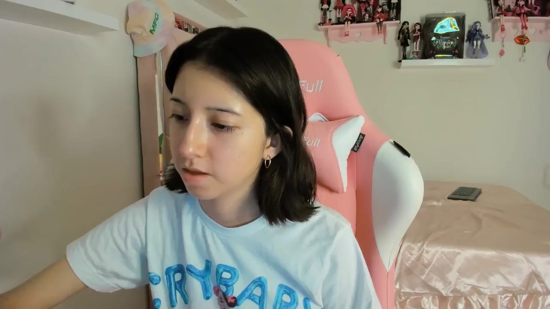Gallery image thumbnail from Cherrycute666's myfreecams stream on, 11/01/2024, 10:25 image 14 of 20