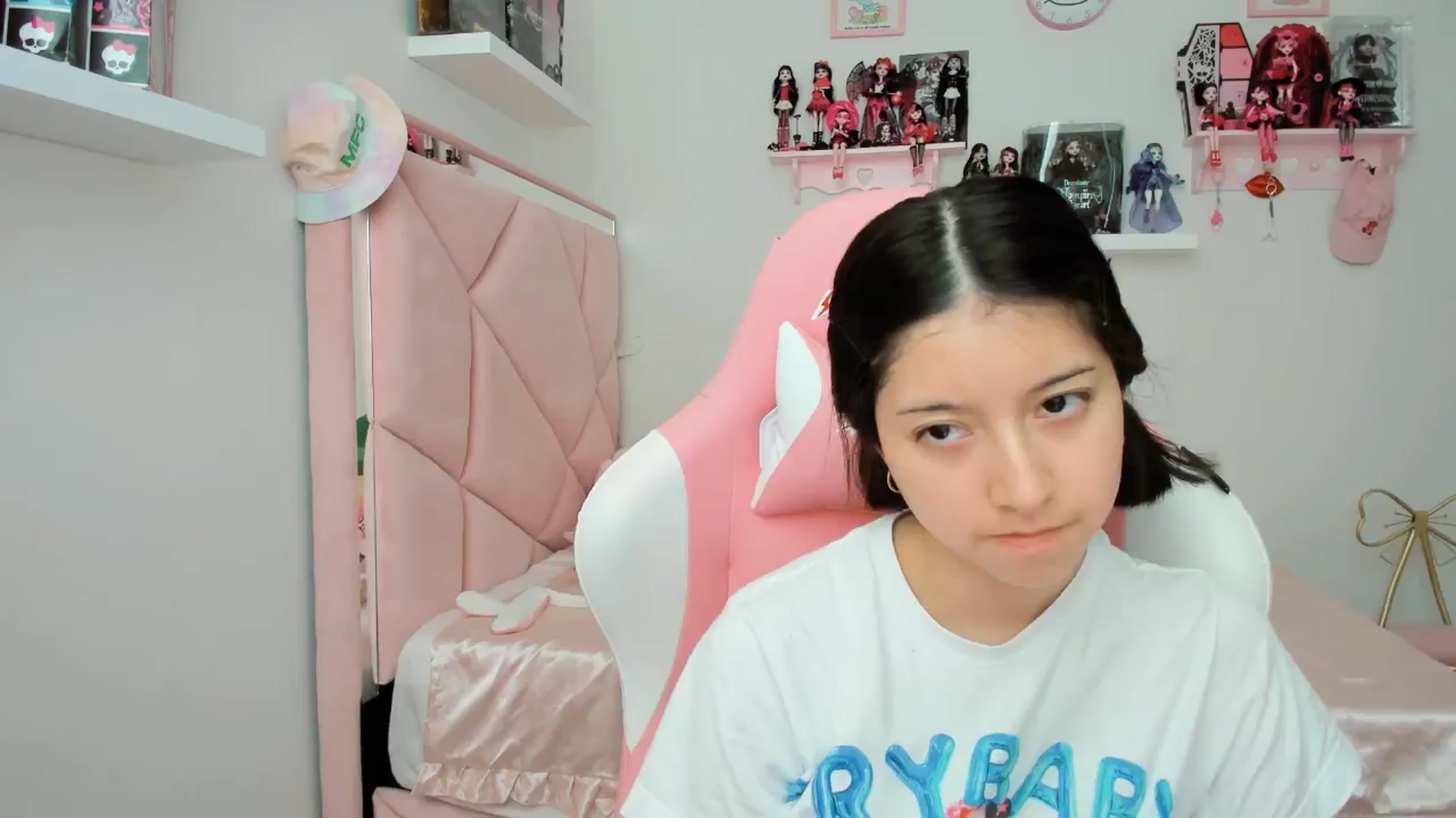 Gallery image thumbnail from Cherrycute666's myfreecams stream on, 11/01/2024, 21:37 image 14 of 20