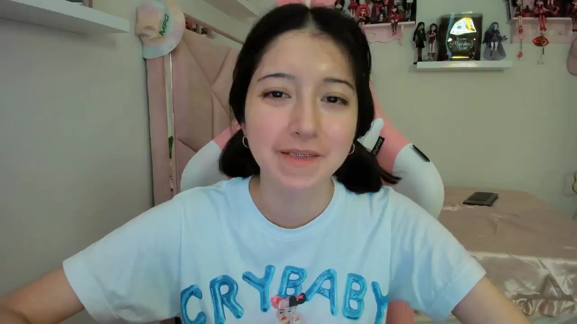 Gallery image thumbnail from Cherrycute666's myfreecams stream on, 11/01/2024, 23:24 image 18 of 20