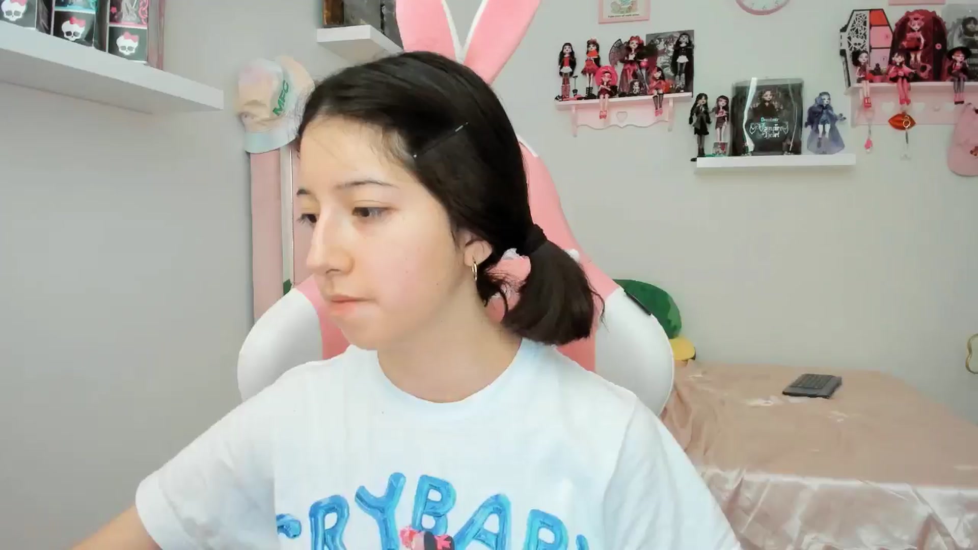 Gallery image thumbnail from Cherrycute666's myfreecams stream on, 11/01/2024, 23:24 image 6 of 20