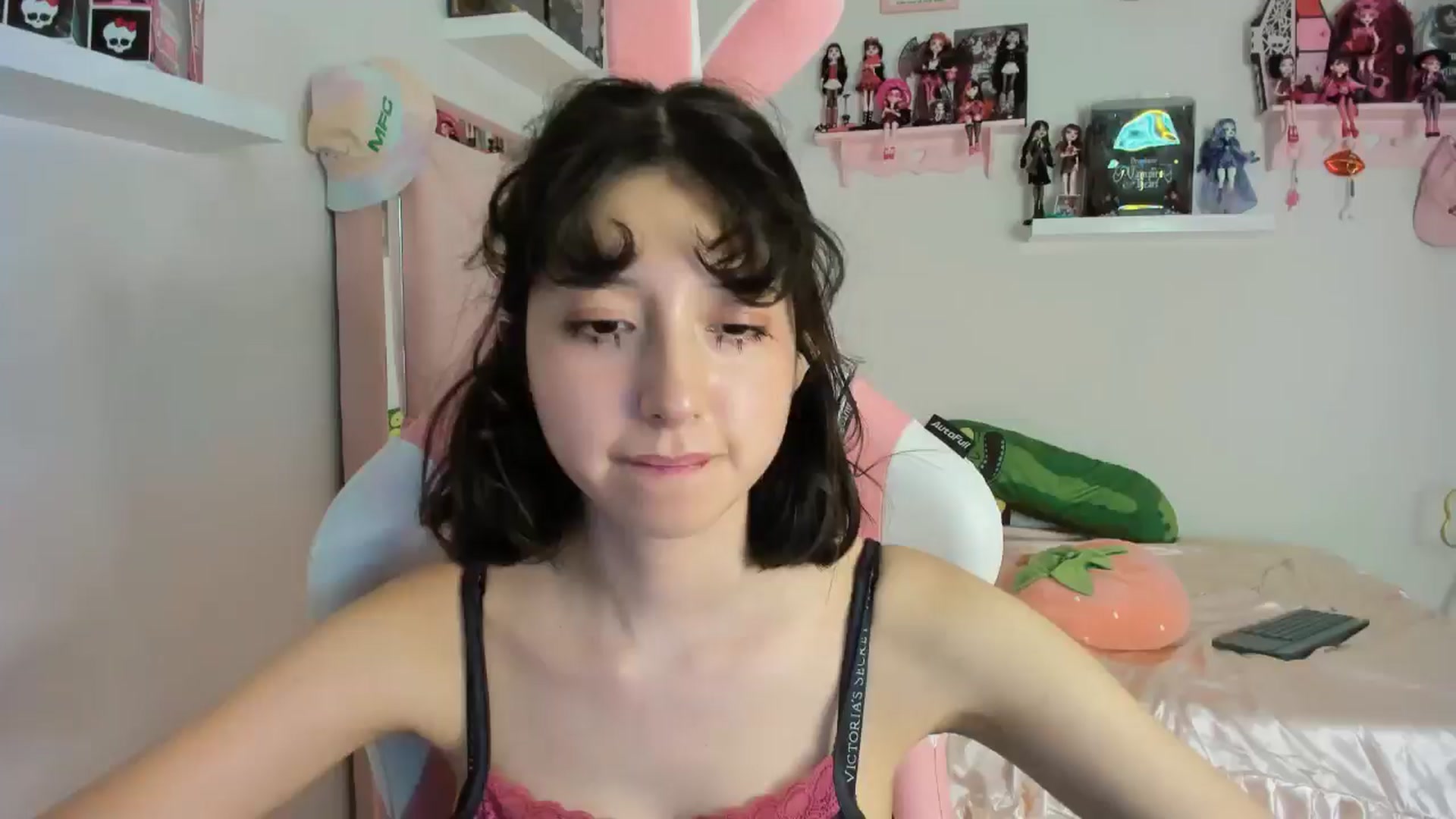 Gallery image thumbnail from Cherrycute666's myfreecams stream on, 11/03/2024, 05:51 image 20 of 20