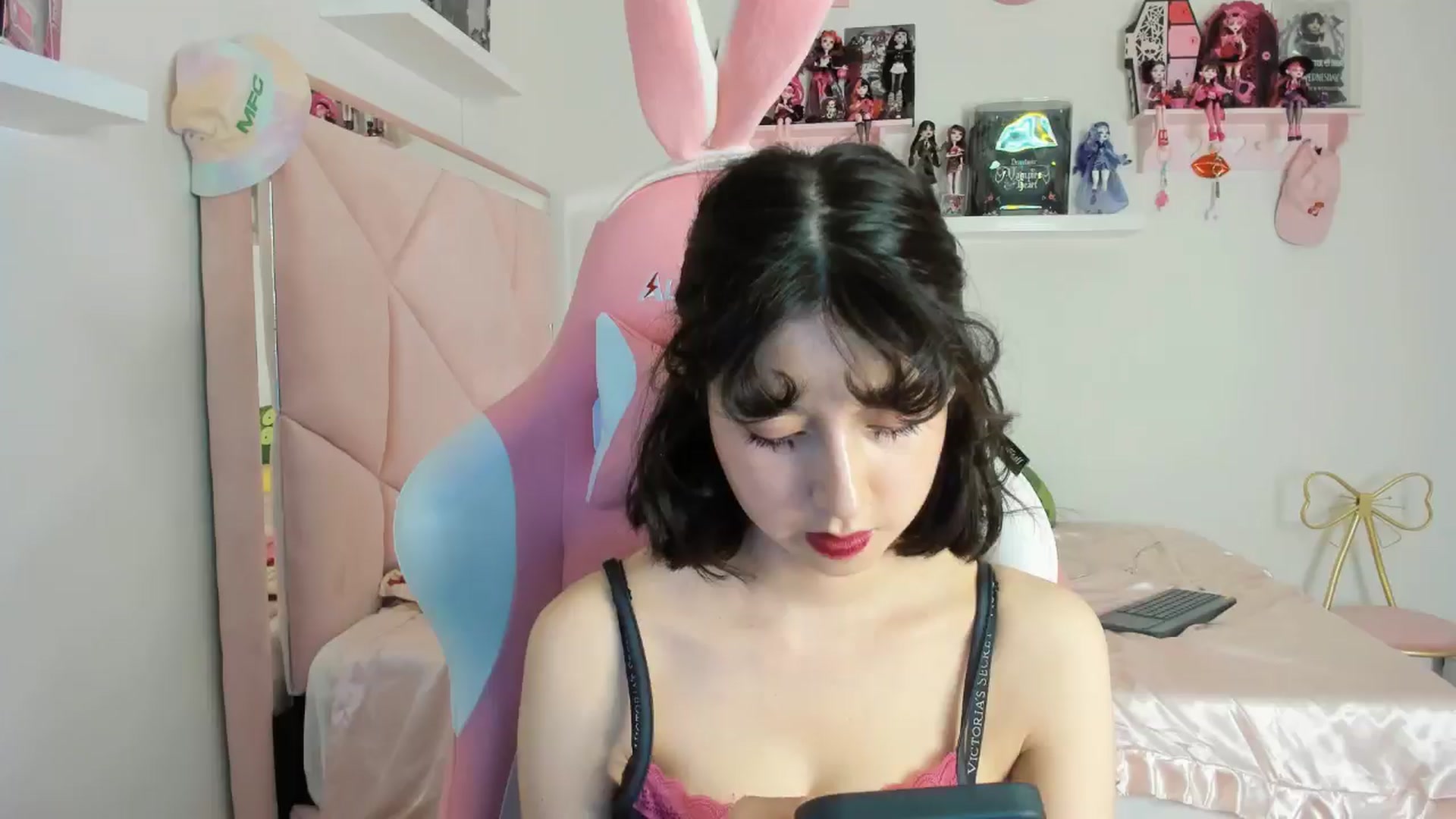 Gallery image thumbnail from Cherrycute666's myfreecams stream on, 11/03/2024, 05:51 image 8 of 20