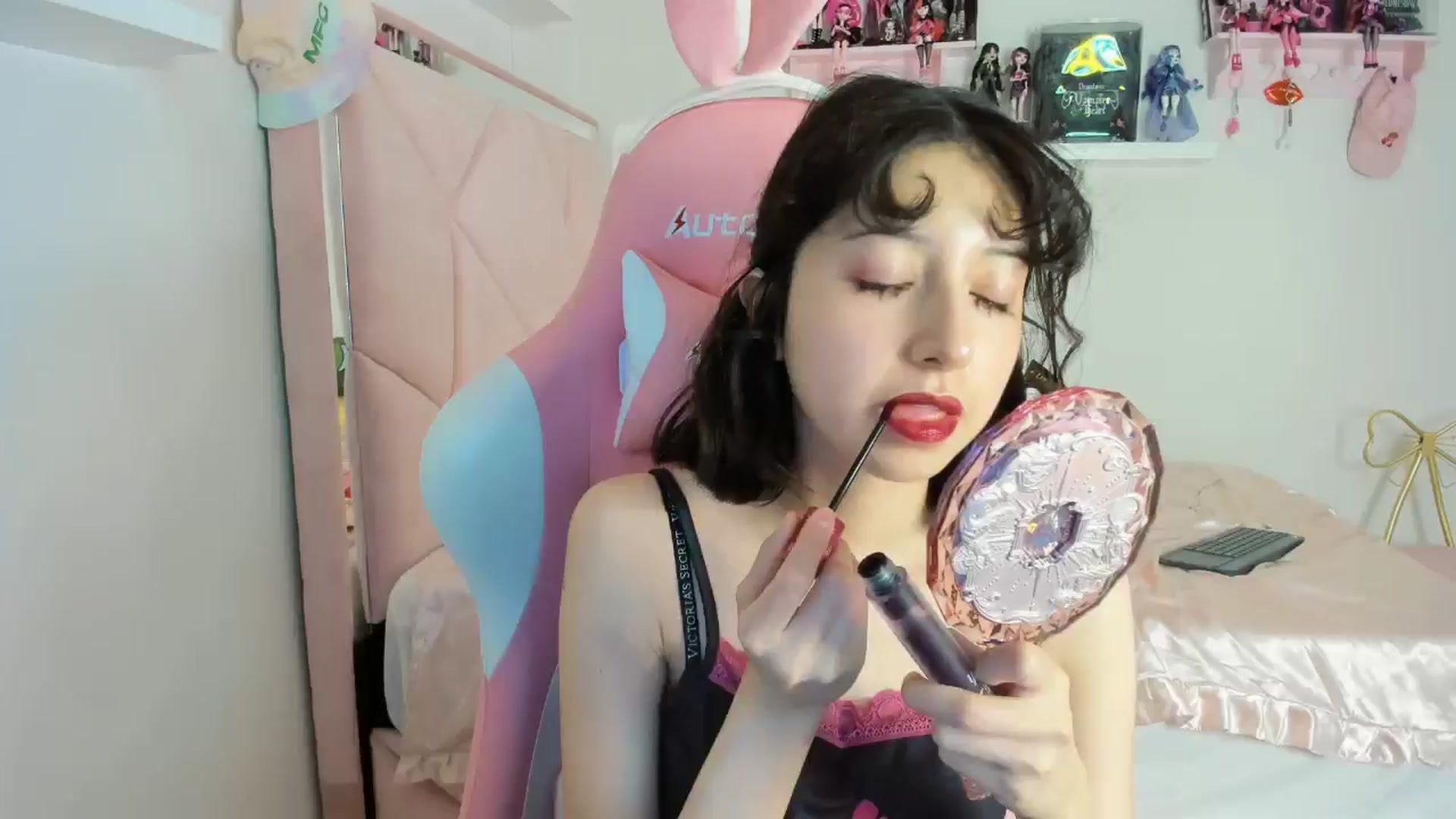 Gallery image thumbnail from Cherrycute666's myfreecams stream on, 11/03/2024, 05:51 image 3 of 20