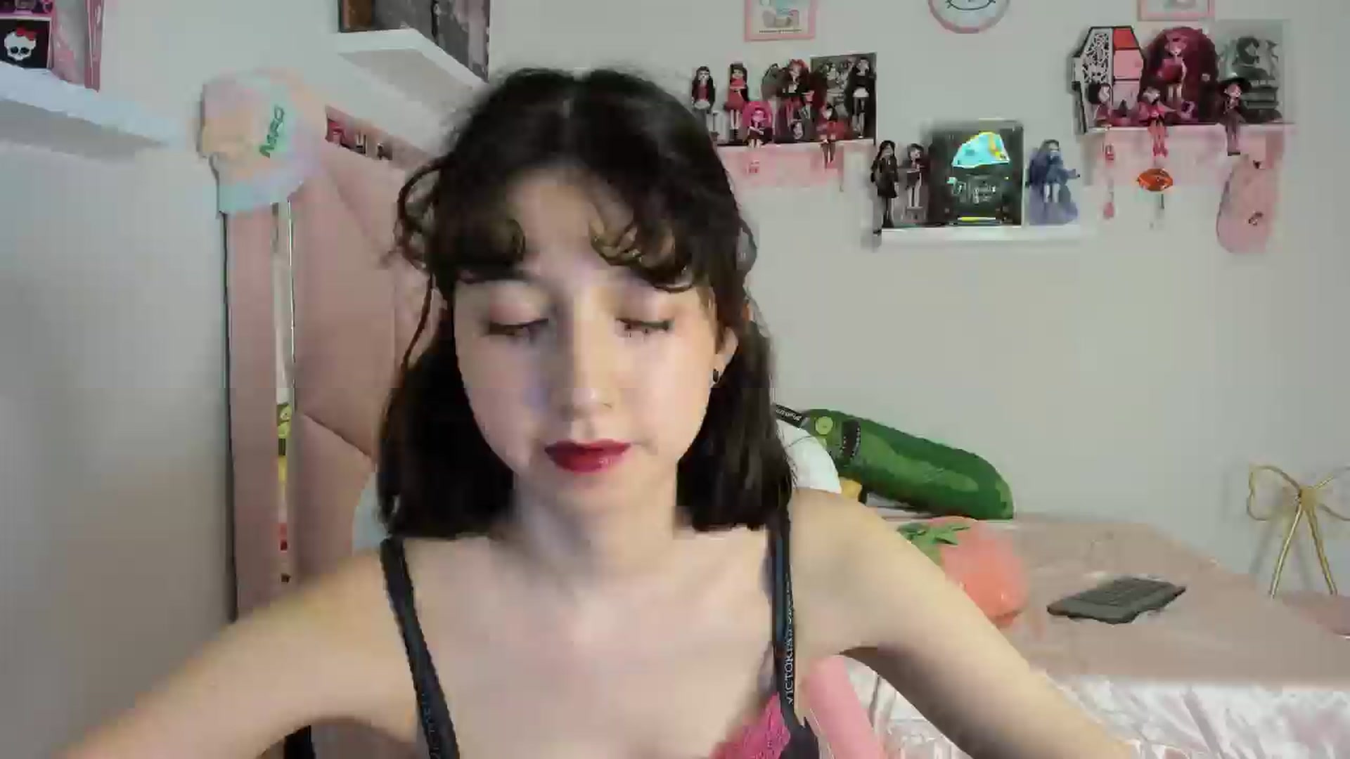 Gallery image thumbnail from Cherrycute666's myfreecams stream on, 11/03/2024, 05:51 image 10 of 20
