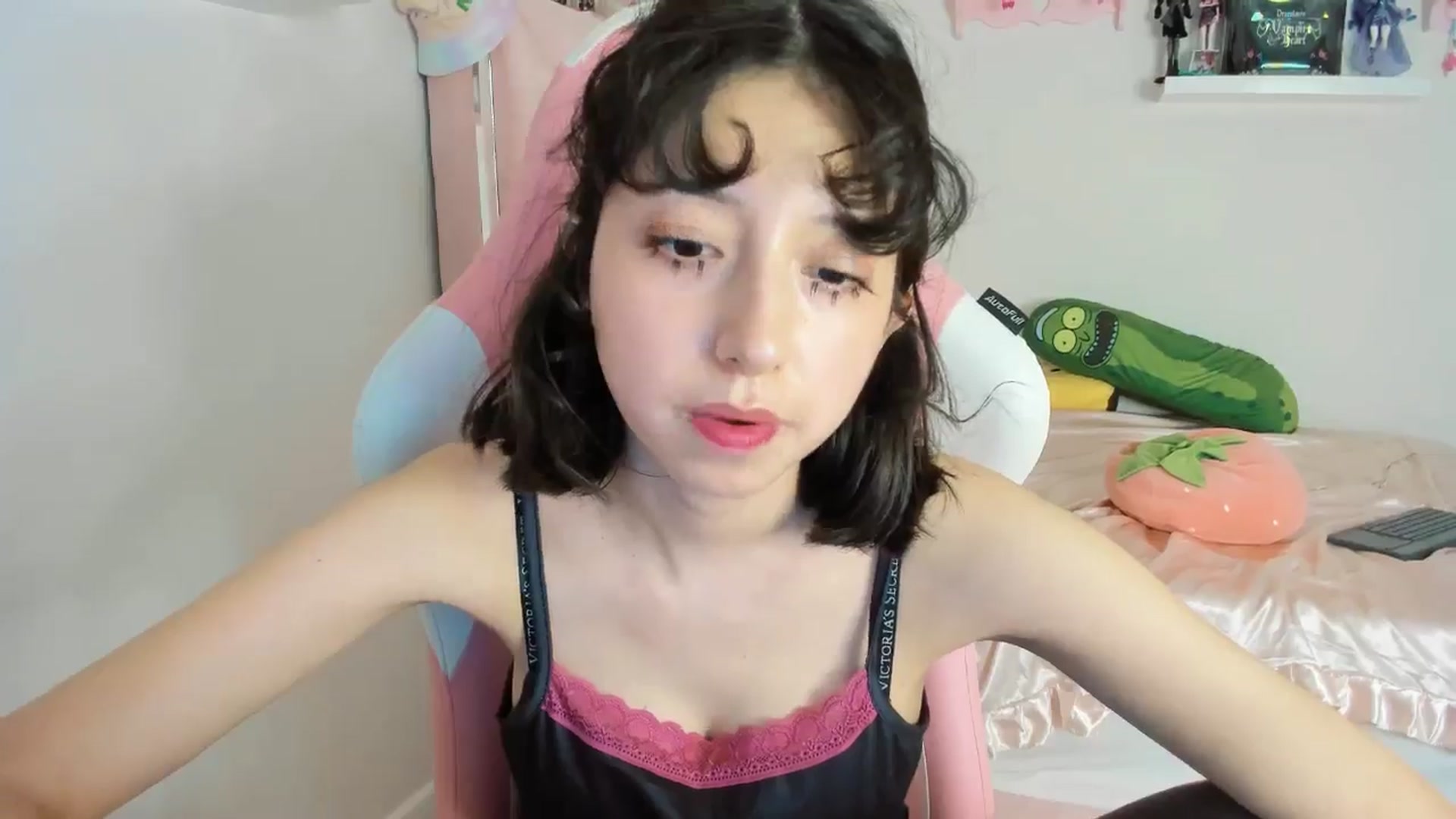 Gallery image thumbnail from Cherrycute666's myfreecams stream on, 11/03/2024, 06:41 image 13 of 20