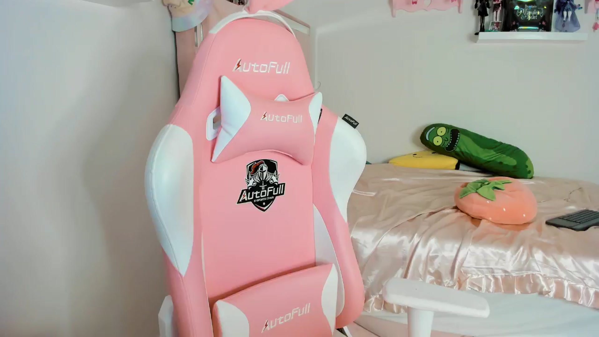 Gallery image thumbnail from Cherrycute666's myfreecams stream on, 11/03/2024, 06:41 image 11 of 20