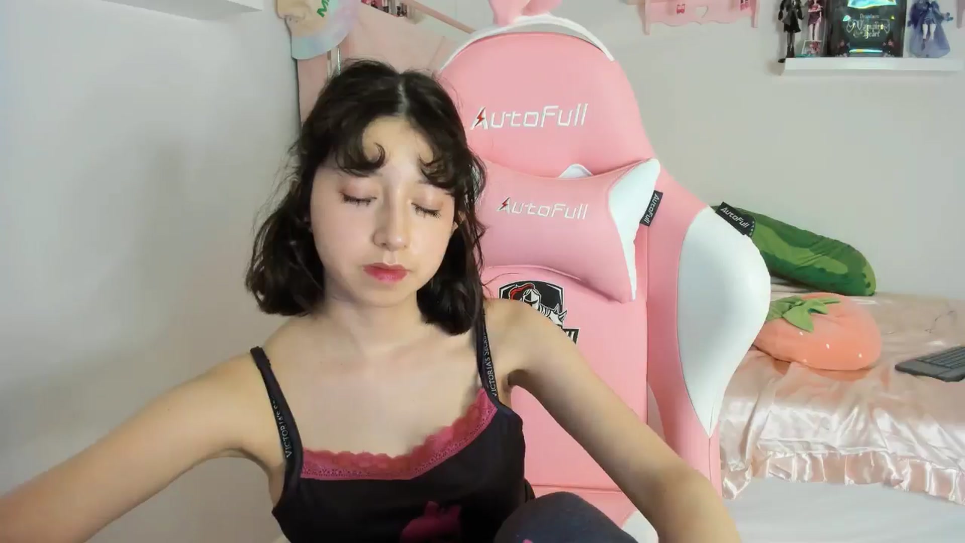 Gallery image thumbnail from Cherrycute666's myfreecams stream on, 11/03/2024, 06:41 image 3 of 20