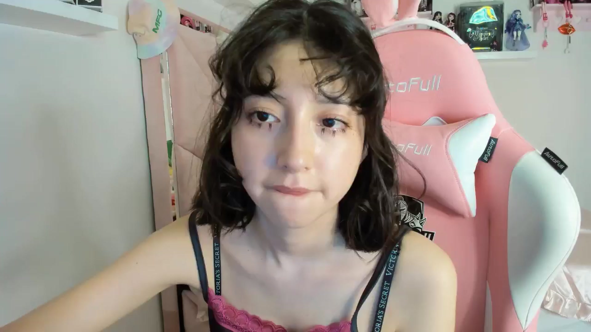 Gallery image thumbnail from Cherrycute666's myfreecams stream on, 11/03/2024, 11:07 image 20 of 20