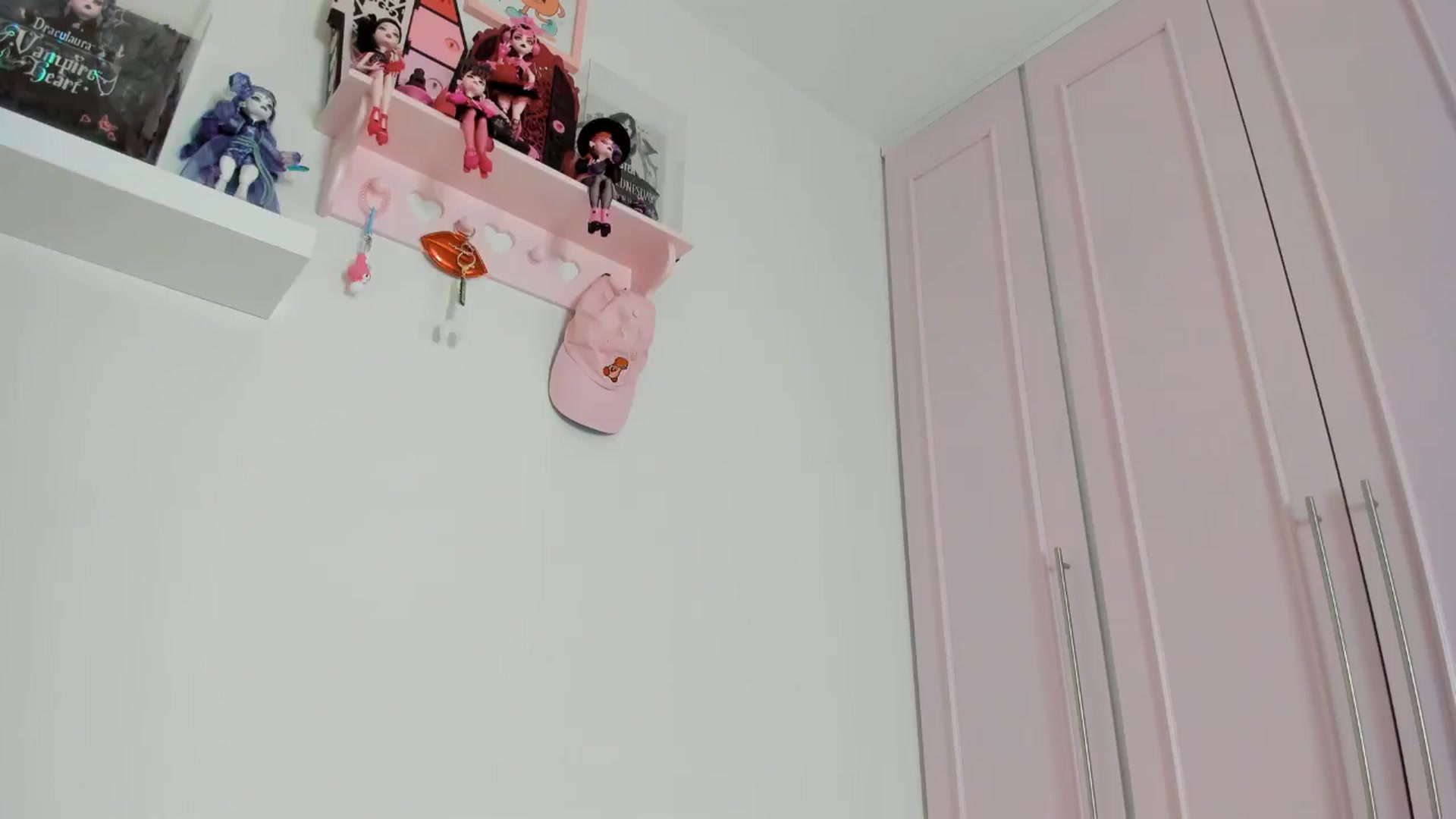 Gallery image thumbnail from Cherrycute666's myfreecams stream on, 11/03/2024, 13:39 image 8 of 20