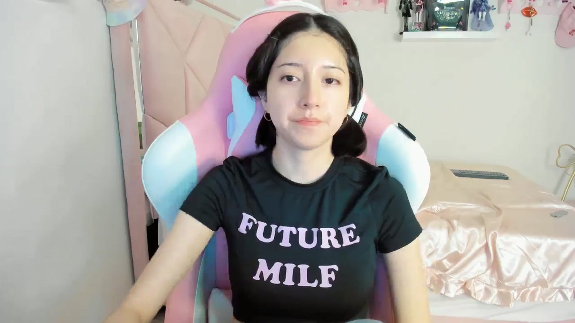 Gallery image thumbnail from Cherrycute666's myfreecams stream on, 11/04/2024, 02:19 image 17 of 20
