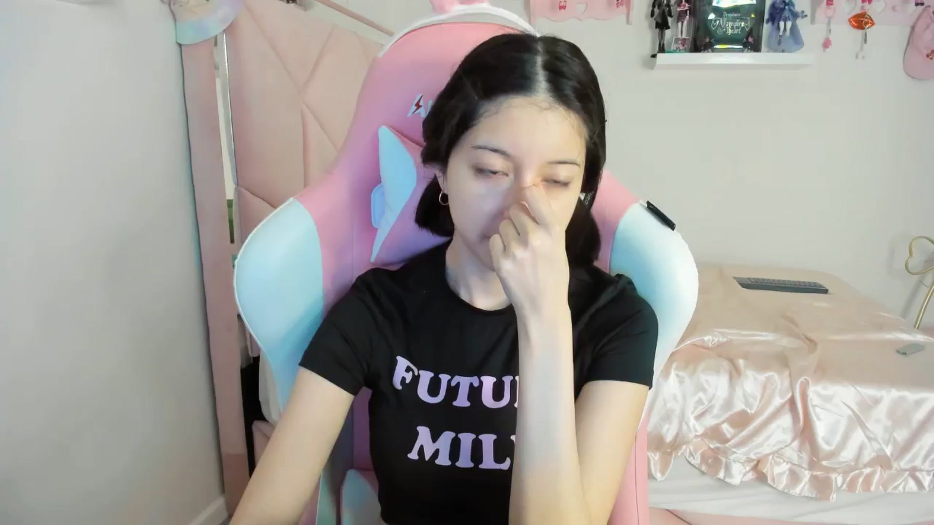 Gallery image thumbnail from Cherrycute666's myfreecams stream on, 11/04/2024, 02:19 image 19 of 20
