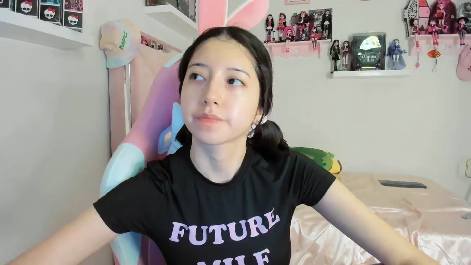 Gallery image thumbnail from Cherrycute666's myfreecams stream on, 11/04/2024, 02:19 image 20 of 20