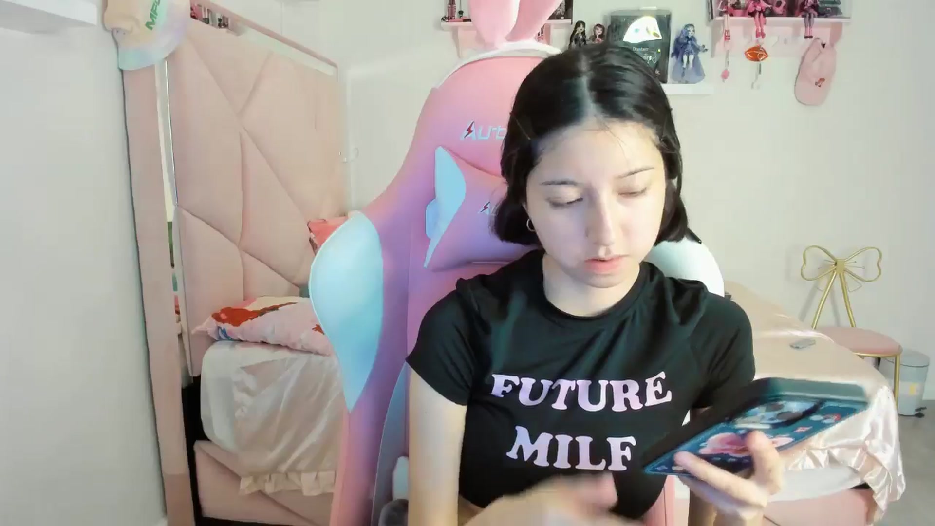 Gallery image thumbnail from Cherrycute666's myfreecams stream on, 11/04/2024, 04:51 image 9 of 20