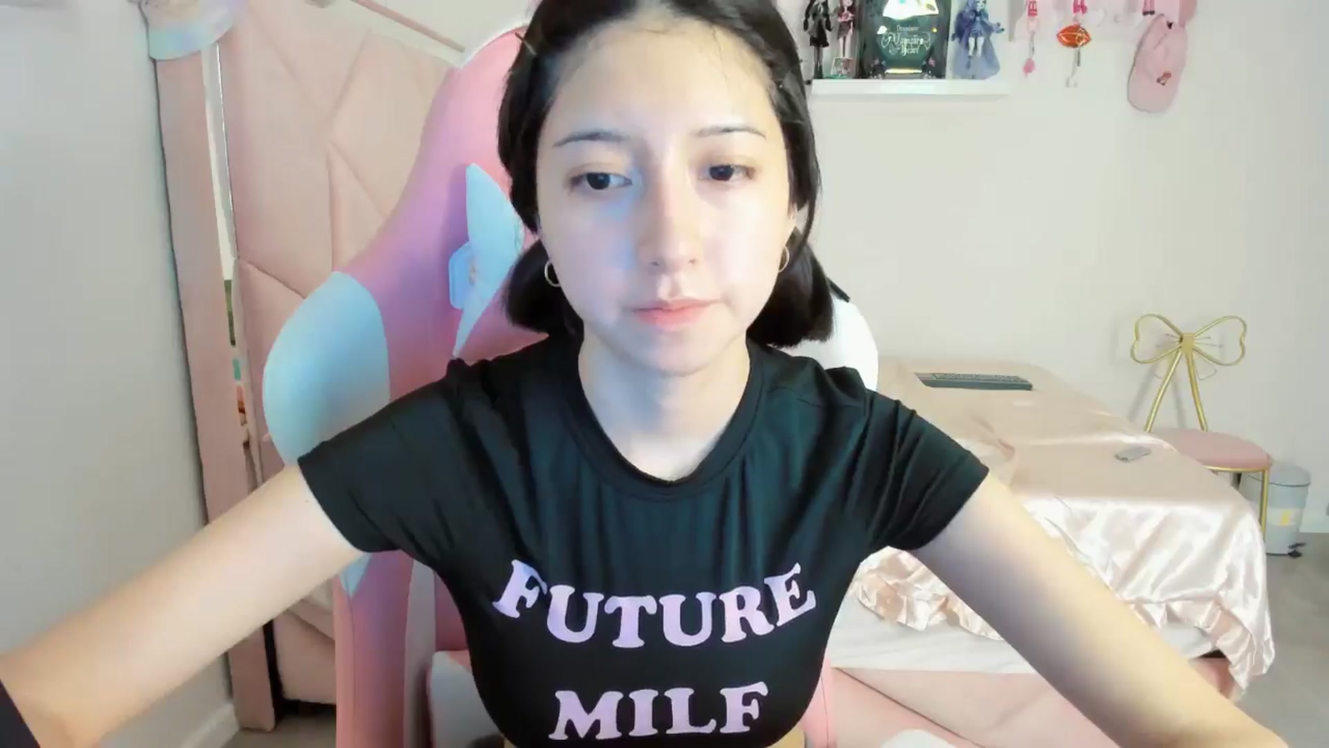 Gallery image thumbnail from Cherrycute666's myfreecams stream on, 11/04/2024, 04:51 image 6 of 20