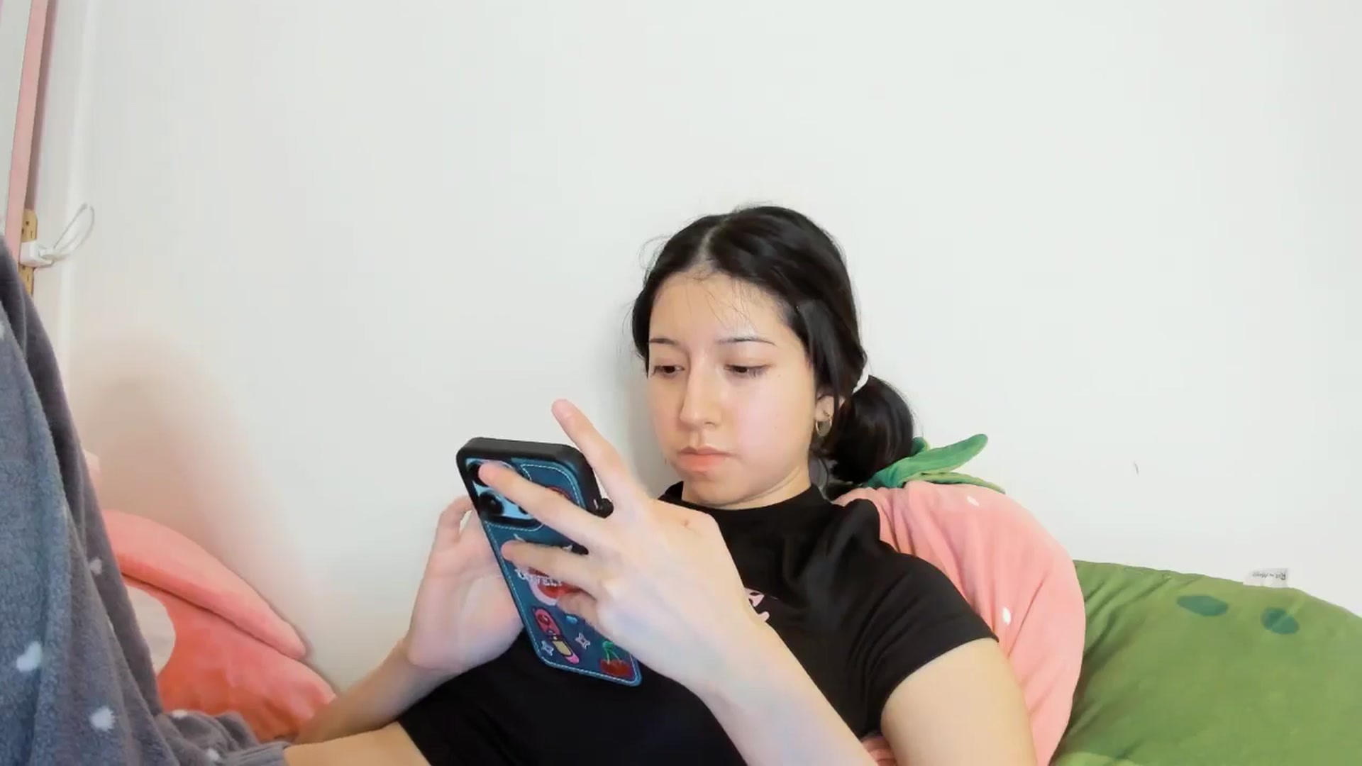 Gallery image thumbnail from Cherrycute666's myfreecams stream on, 11/04/2024, 08:30 image 4 of 20