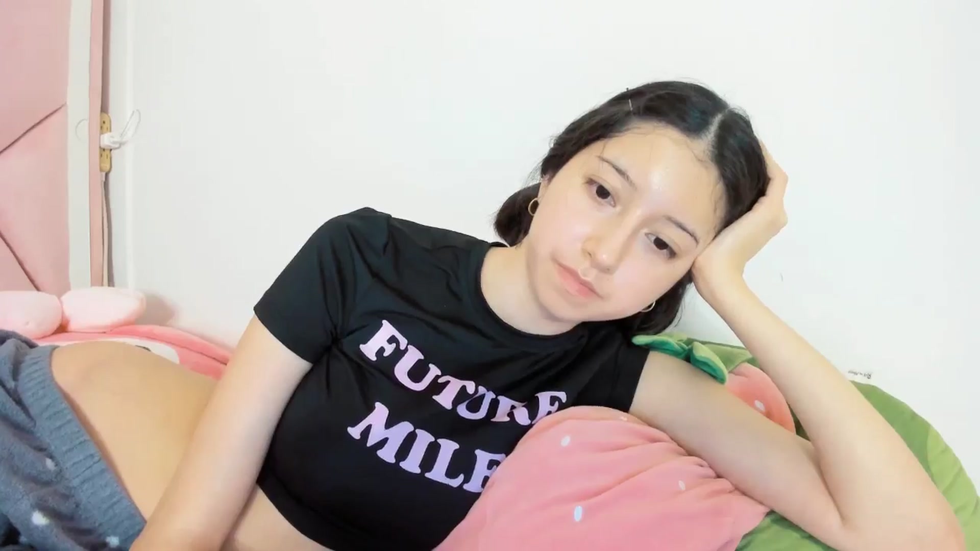 Gallery image thumbnail from Cherrycute666's myfreecams stream on, 11/04/2024, 08:30 image 13 of 20