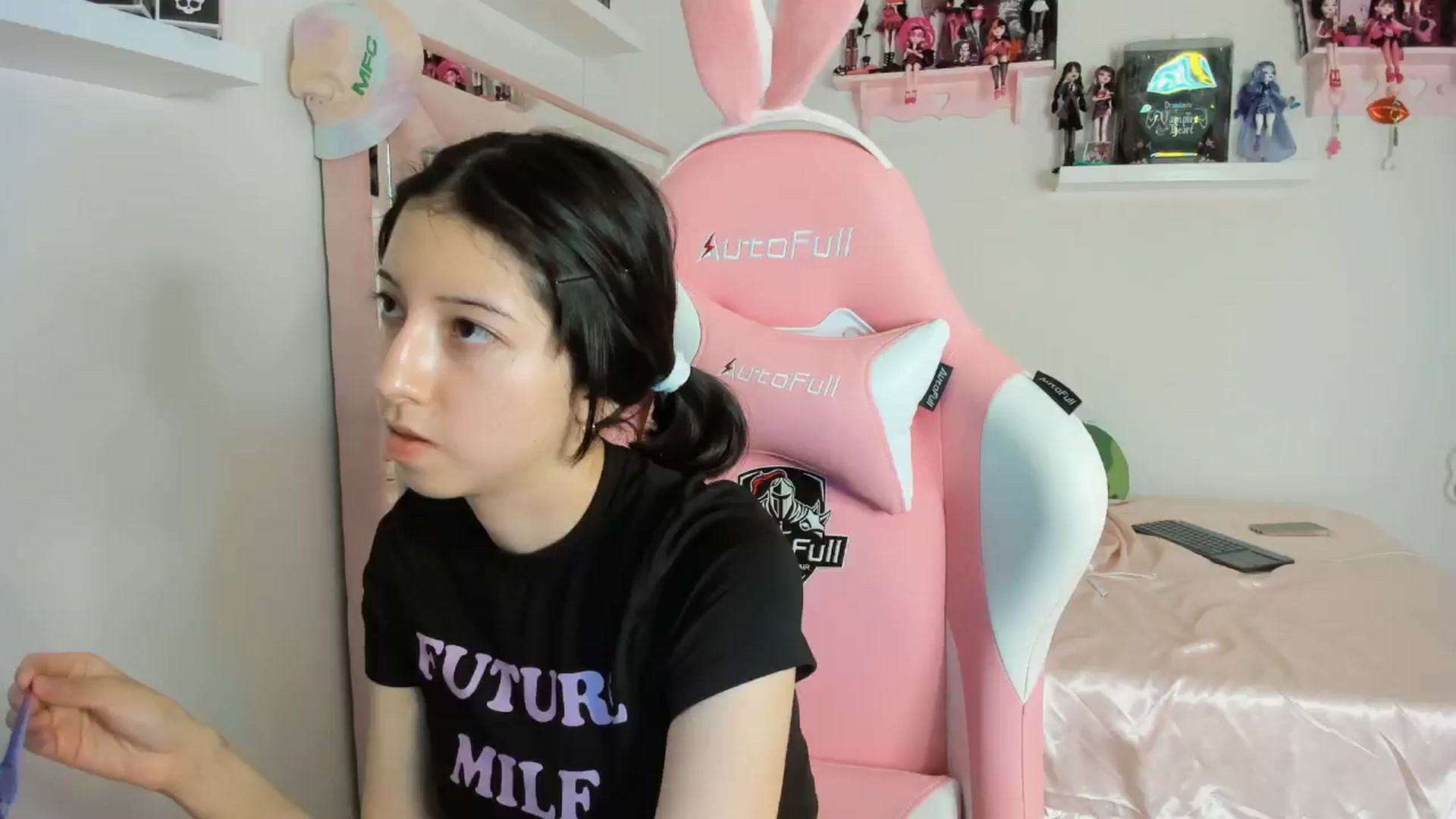 Gallery image thumbnail from Cherrycute666's myfreecams stream on, 11/04/2024, 08:51 image 1 of 20