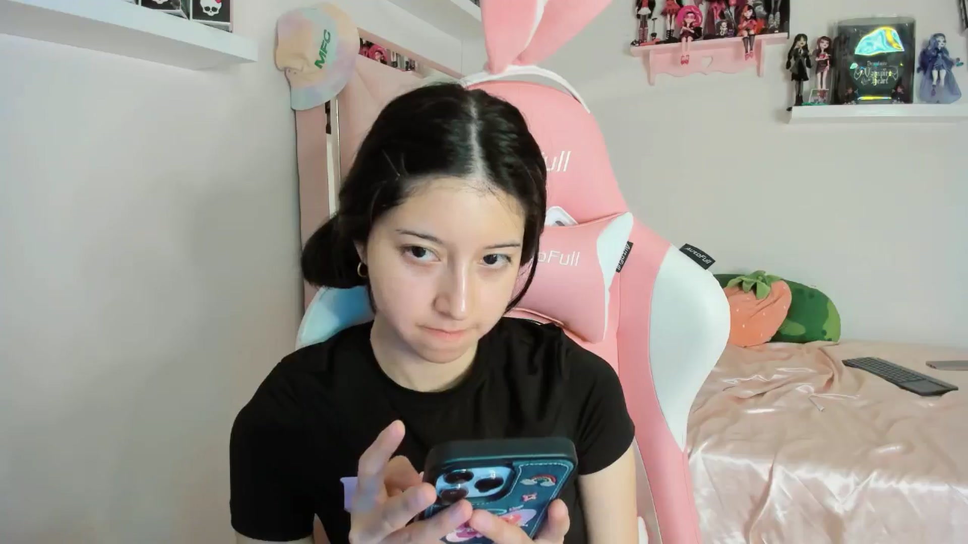 Gallery image thumbnail from Cherrycute666's myfreecams stream on, 11/04/2024, 08:51 image 8 of 20