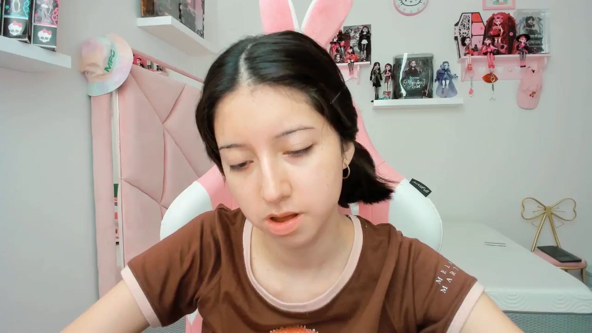 Gallery image thumbnail from Cherrycute666's myfreecams stream on, 11/04/2024, 21:46 image 16 of 20