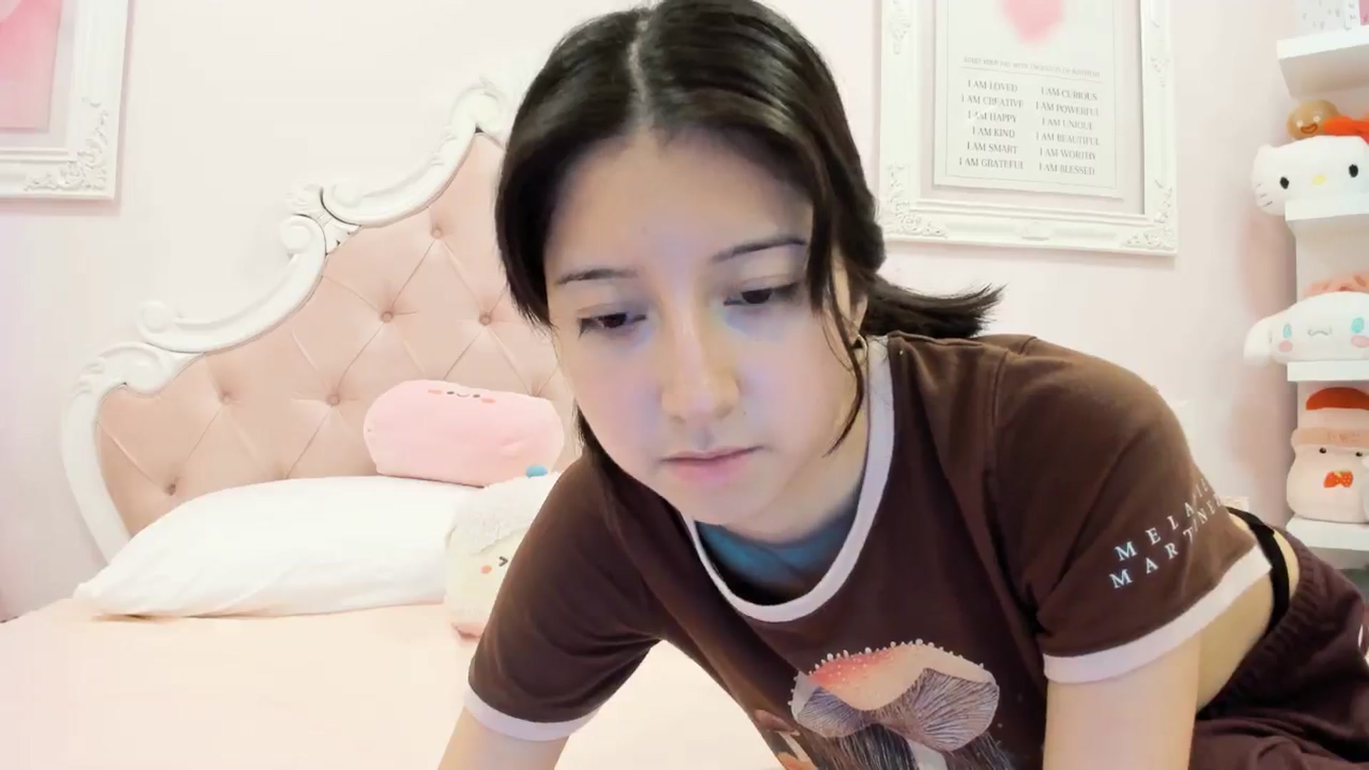 Gallery image thumbnail from Cherrycute666's myfreecams stream on, 11/05/2024, 01:35 image 15 of 20