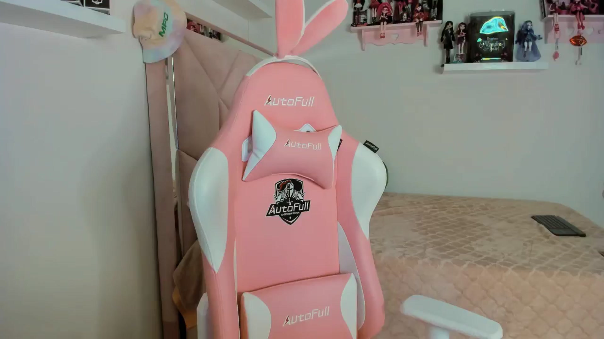 Gallery image thumbnail from Cherrycute666's myfreecams stream on, 11/05/2024, 03:53 image 7 of 20