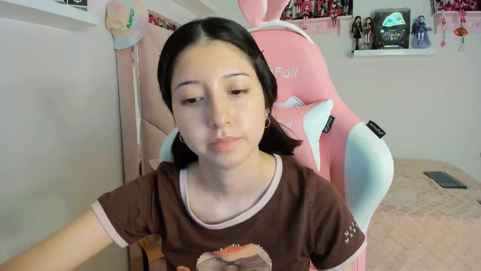 Gallery image thumbnail from Cherrycute666's myfreecams stream on, 11/05/2024, 03:53 image 12 of 20