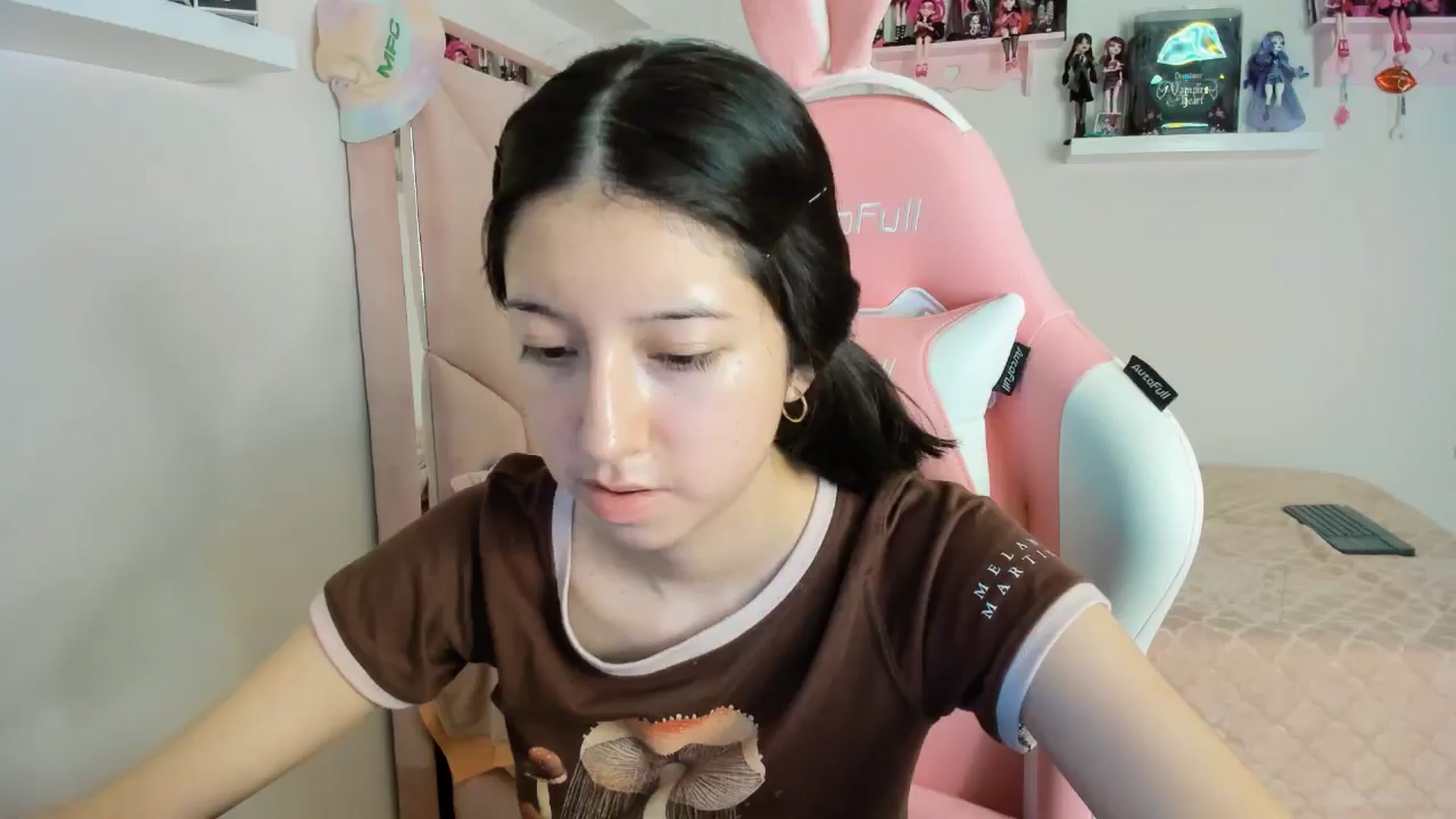 Gallery image thumbnail from Cherrycute666's myfreecams stream on, 11/05/2024, 03:53 image 15 of 20