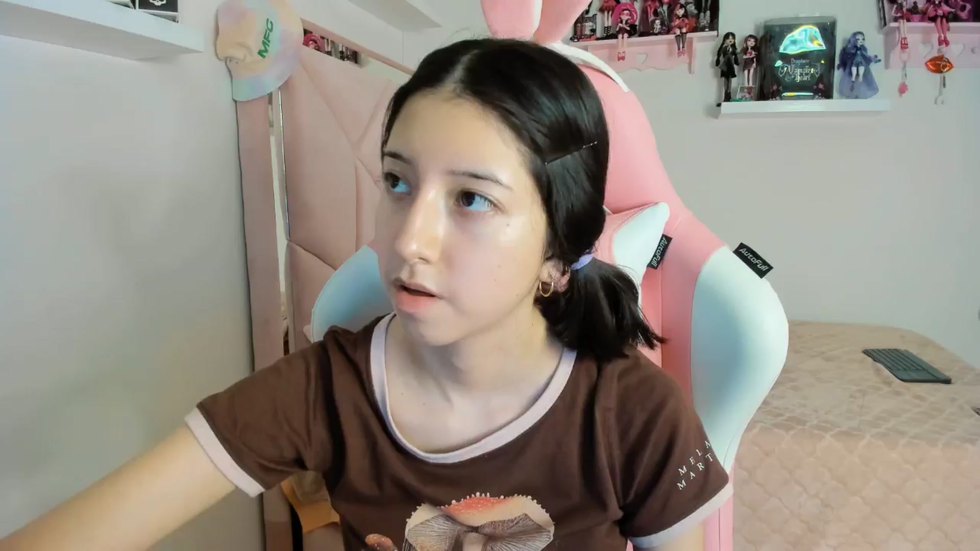 Gallery image thumbnail from Cherrycute666's myfreecams stream on, 11/05/2024, 03:53 image 11 of 20