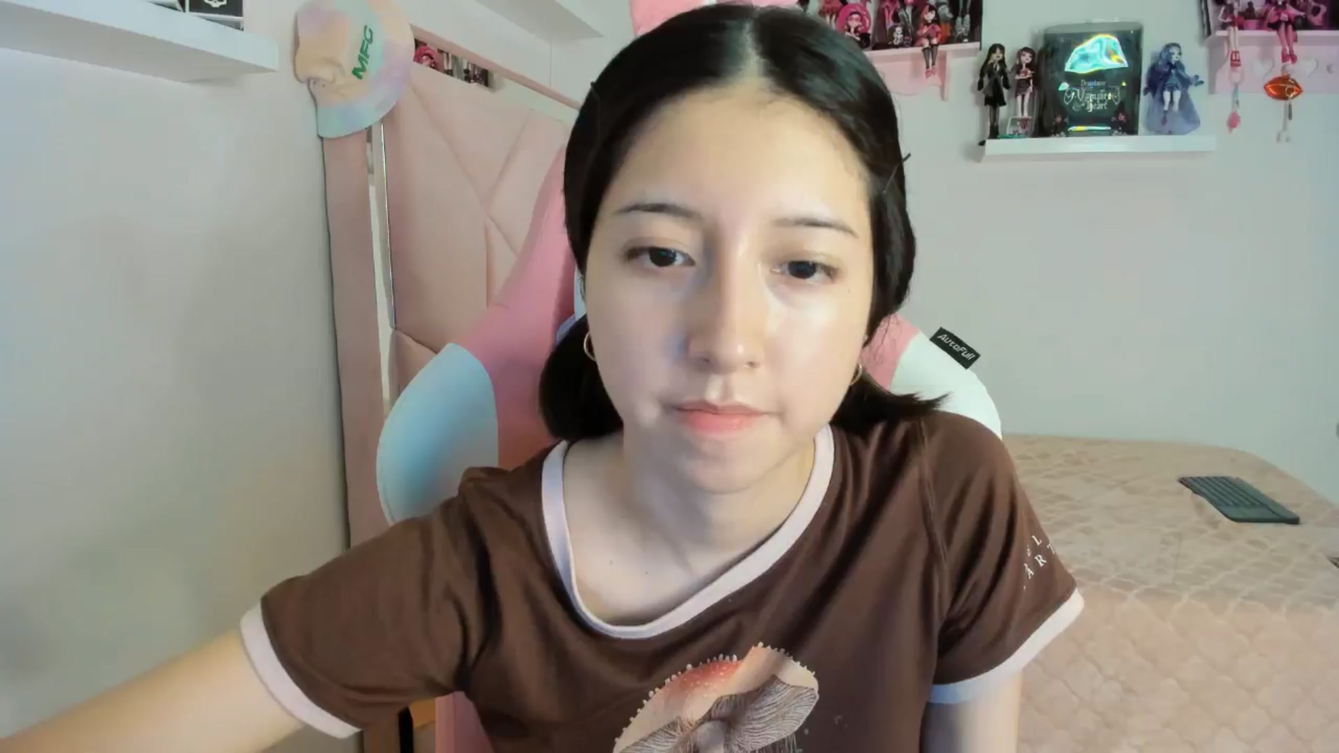 Gallery image thumbnail from Cherrycute666's myfreecams stream on, 11/05/2024, 03:53 image 9 of 20