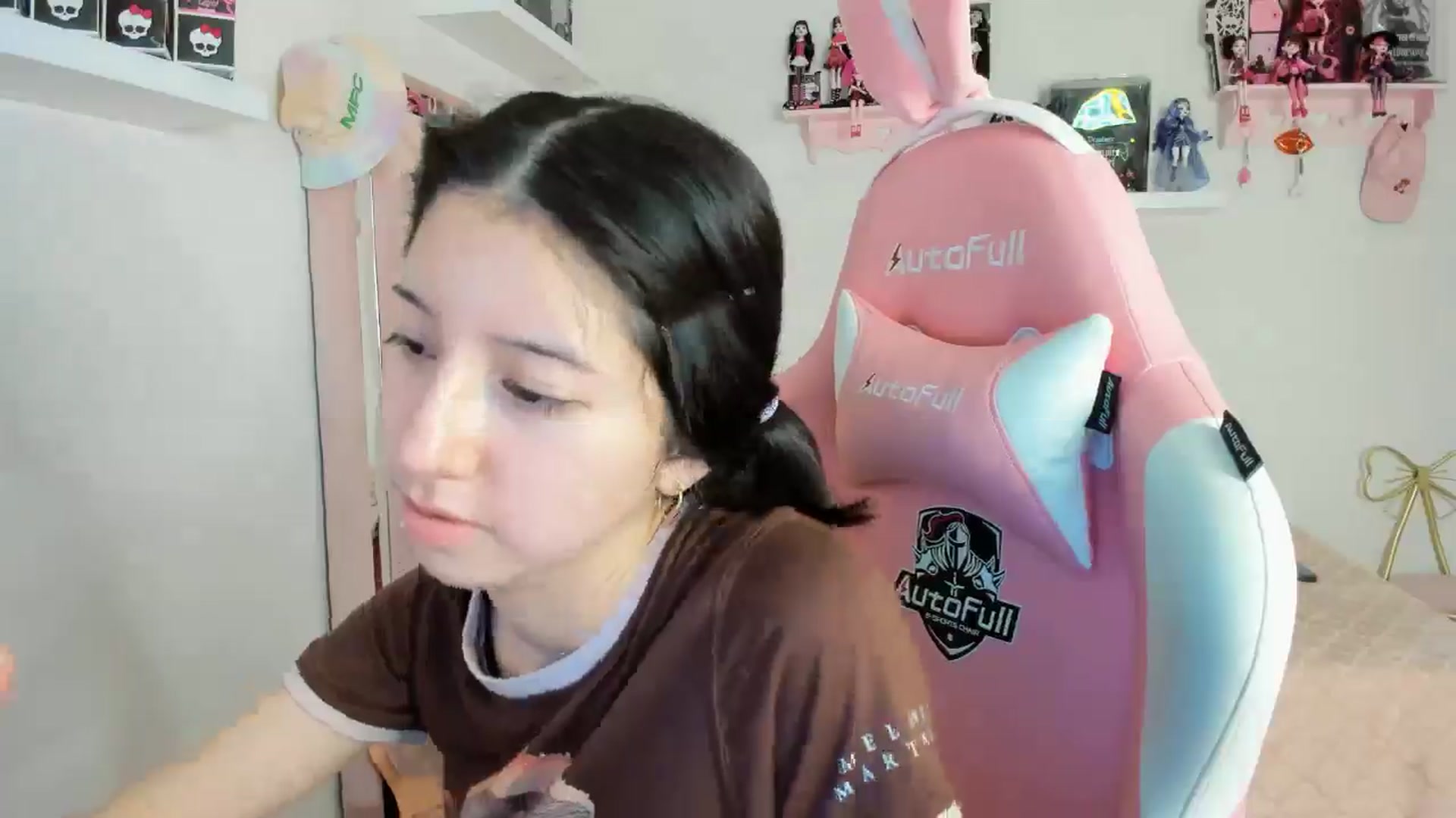 Gallery image thumbnail from Cherrycute666's myfreecams stream on, 11/05/2024, 05:55 image 15 of 20