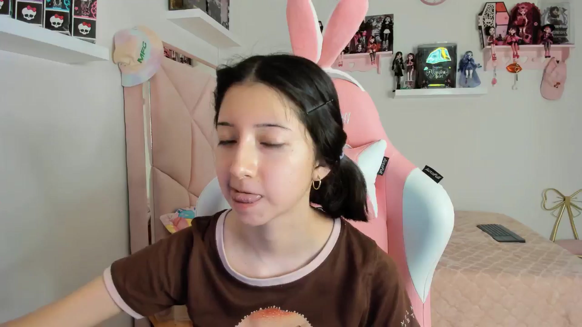 Gallery image thumbnail from Cherrycute666's myfreecams stream on, 11/05/2024, 05:55 image 13 of 20