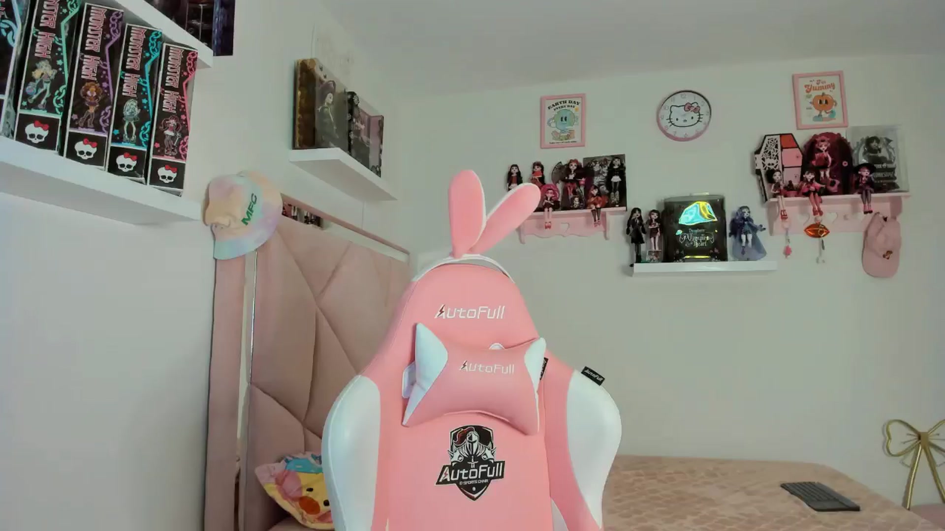 Gallery image thumbnail from Cherrycute666's myfreecams stream on, 11/05/2024, 05:55 image 19 of 20