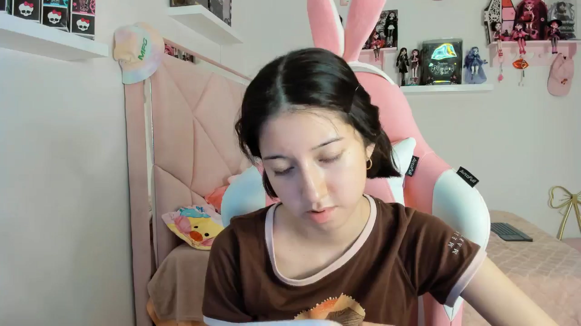 Gallery image thumbnail from Cherrycute666's myfreecams stream on, 11/05/2024, 05:55 image 2 of 20