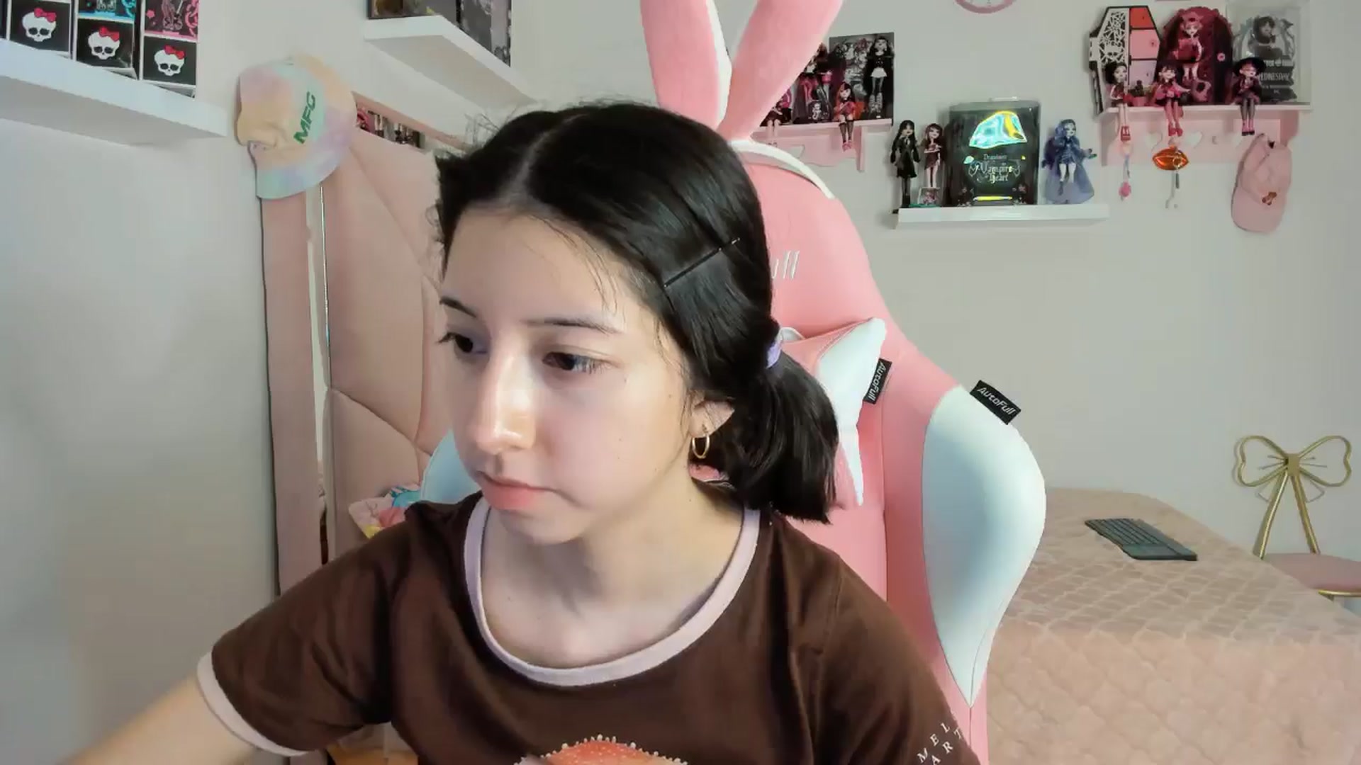 Gallery image thumbnail from Cherrycute666's myfreecams stream on, 11/05/2024, 05:55 image 6 of 20