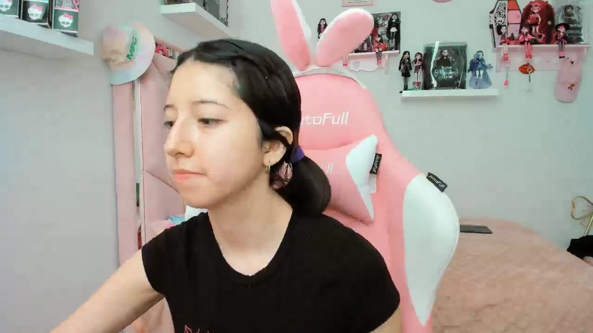 Gallery image thumbnail from Cherrycute666's myfreecams stream on, 11/05/2024, 21:26 image 9 of 20