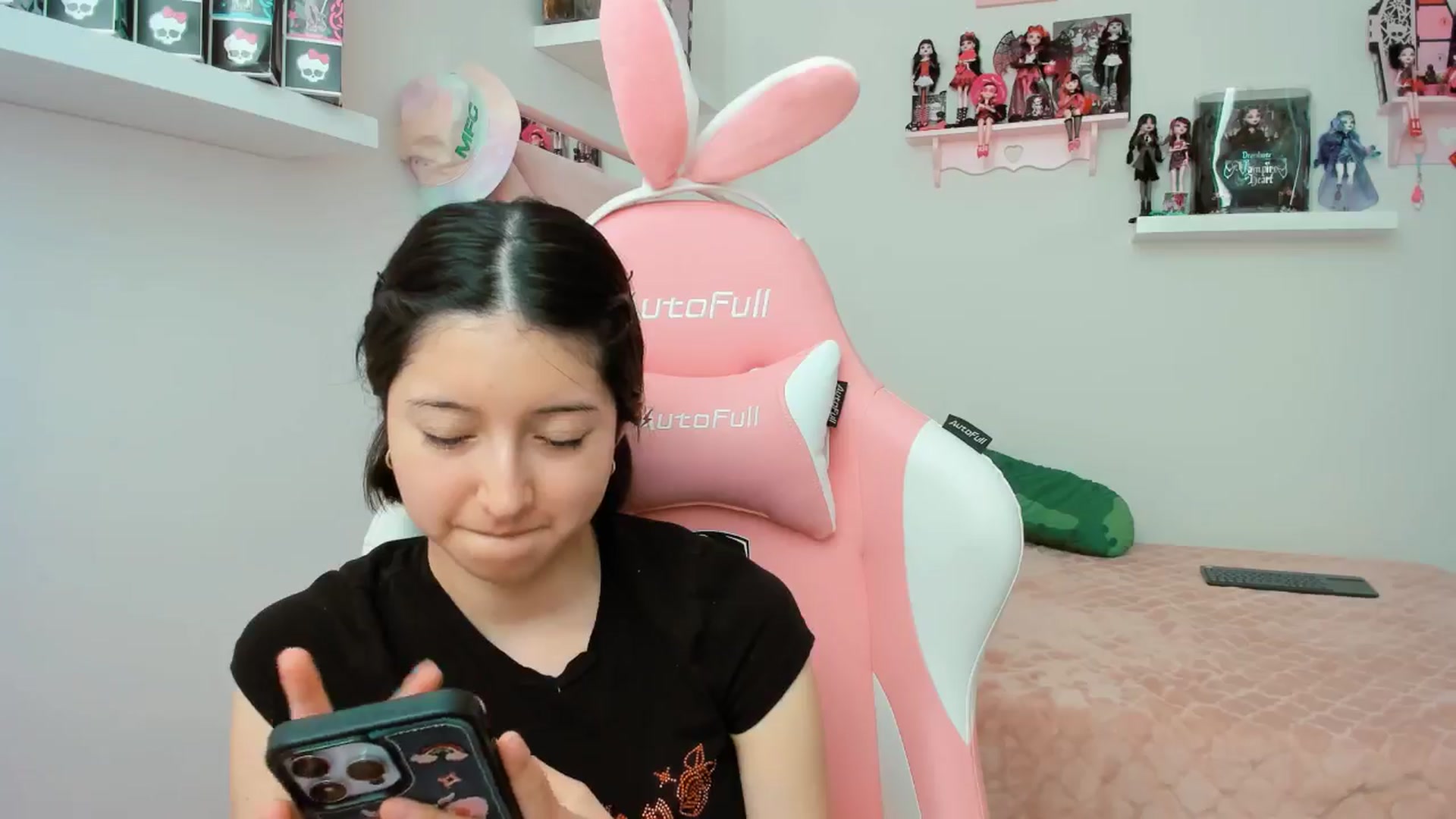 Gallery image thumbnail from Cherrycute666's myfreecams stream on, 11/05/2024, 21:26 image 11 of 20
