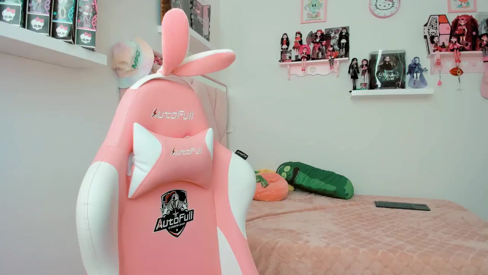Gallery image thumbnail from Cherrycute666's myfreecams stream on, 11/05/2024, 21:26 image 6 of 20