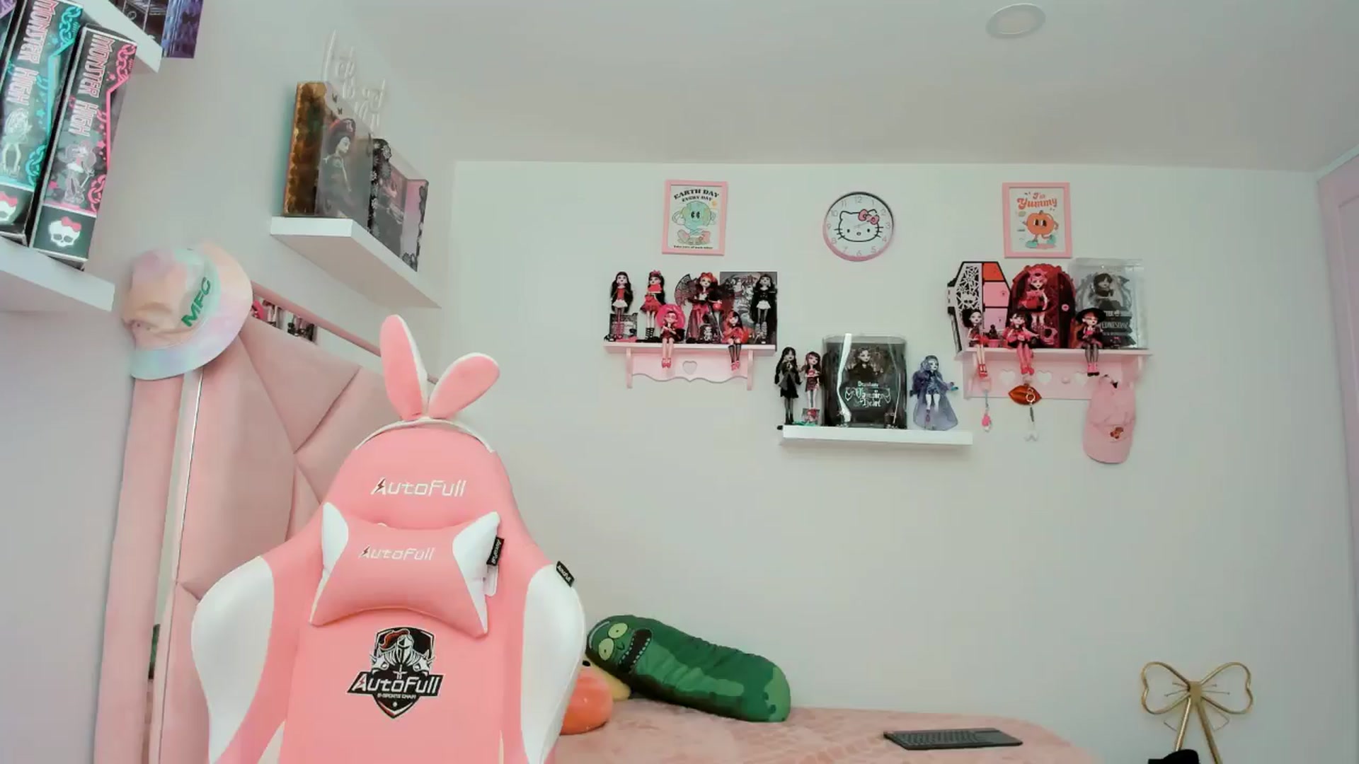 Gallery image thumbnail from Cherrycute666's myfreecams stream on, 11/05/2024, 21:26 image 20 of 20