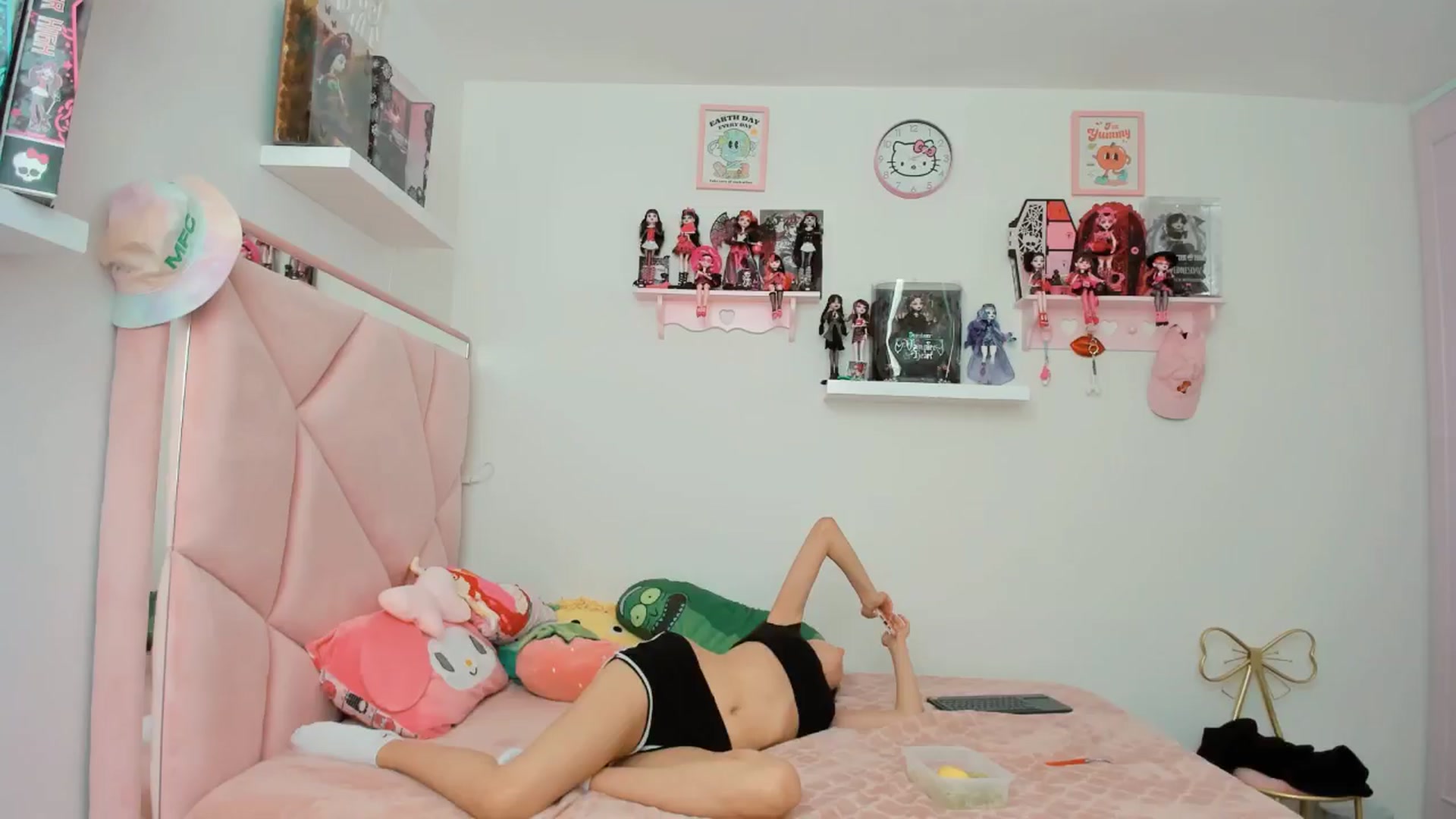 Gallery image thumbnail from Cherrycute666's myfreecams stream on, 11/05/2024, 21:26 image 18 of 20