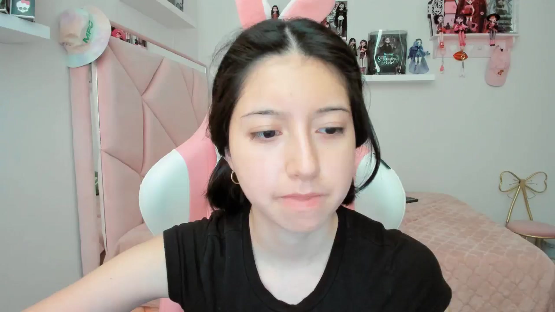 Gallery image thumbnail from Cherrycute666's myfreecams stream on, 11/05/2024, 23:37 image 9 of 20
